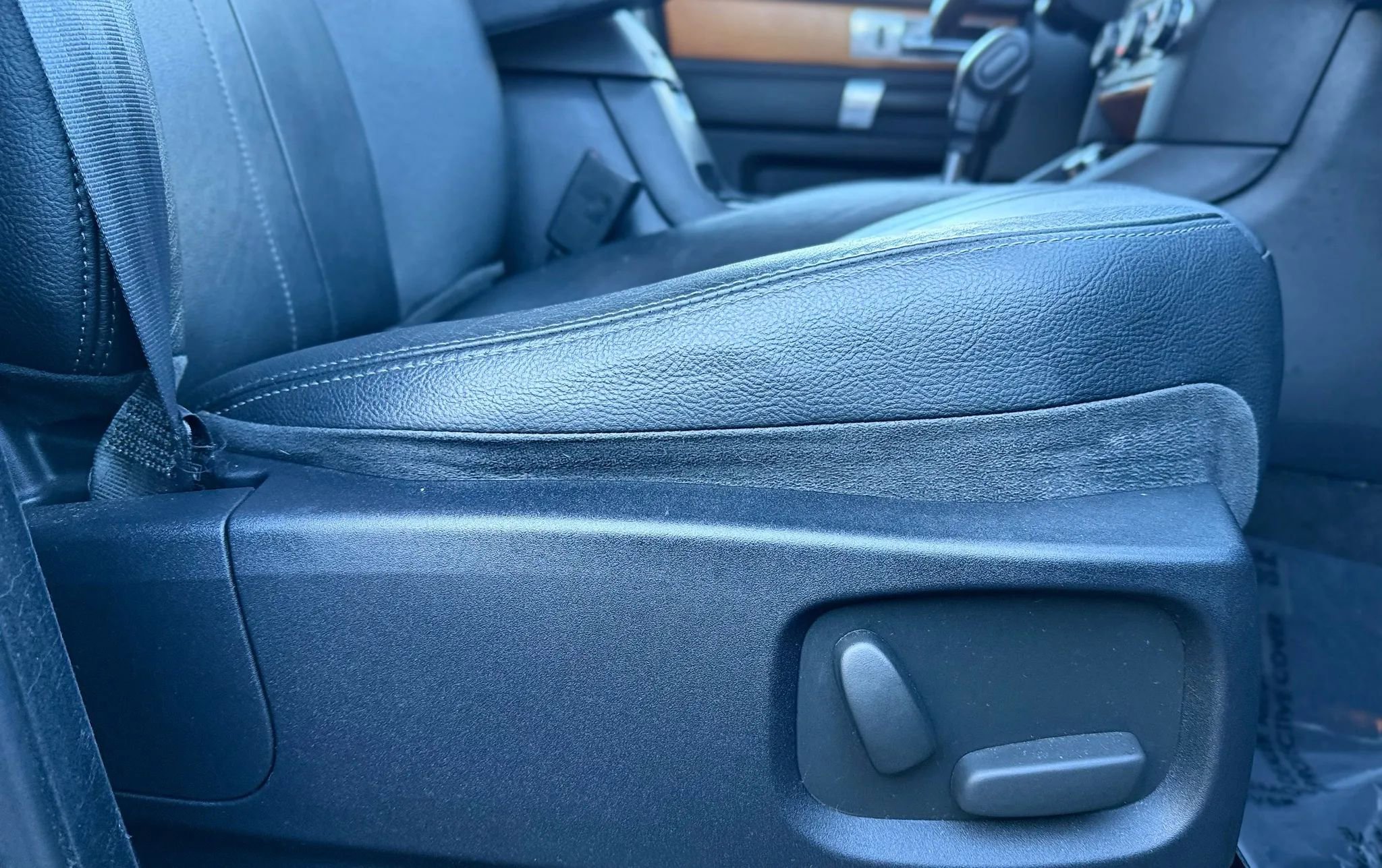 Used 2011 Land Rover LR4 HSE image 40