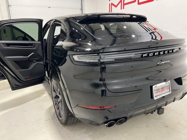 Used 2024 Porsche Cayenne Coupe image 27