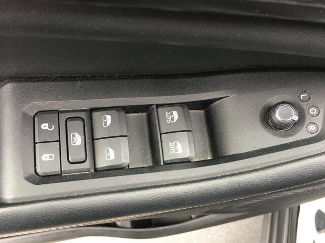 Used 2024 Jeep Grand Cherokee L Laredo image 11