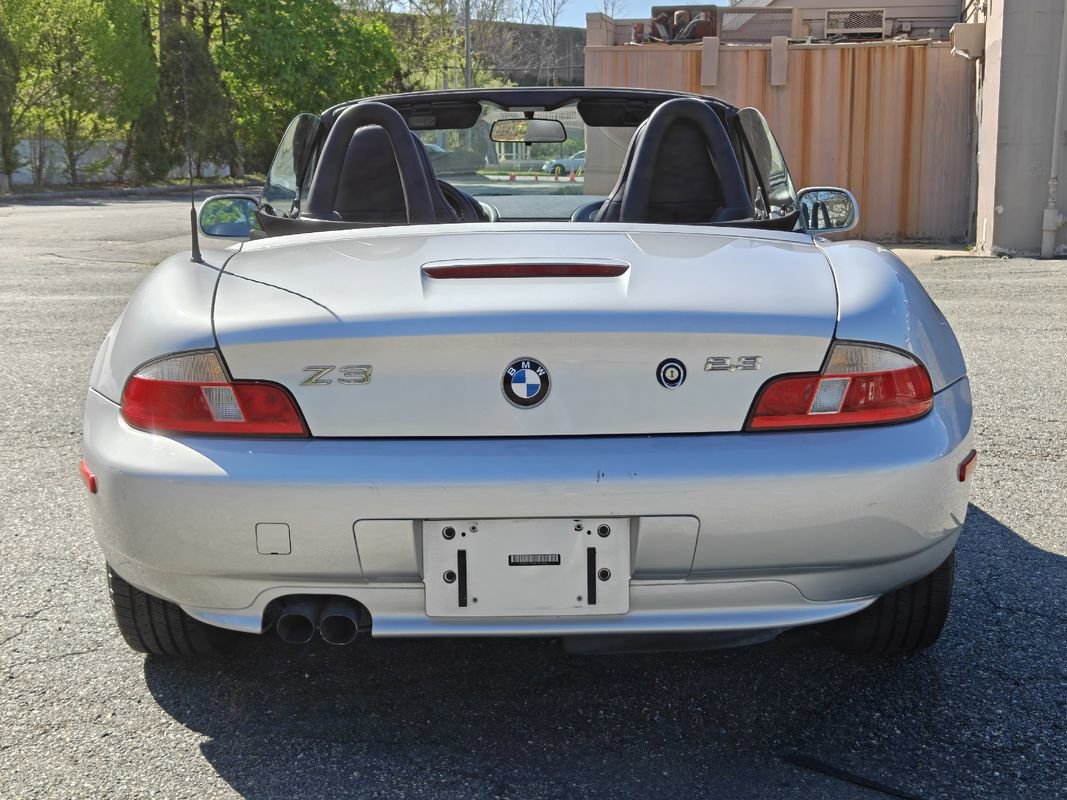 Used 2000 BMW Z3 2.5i RWD image 5