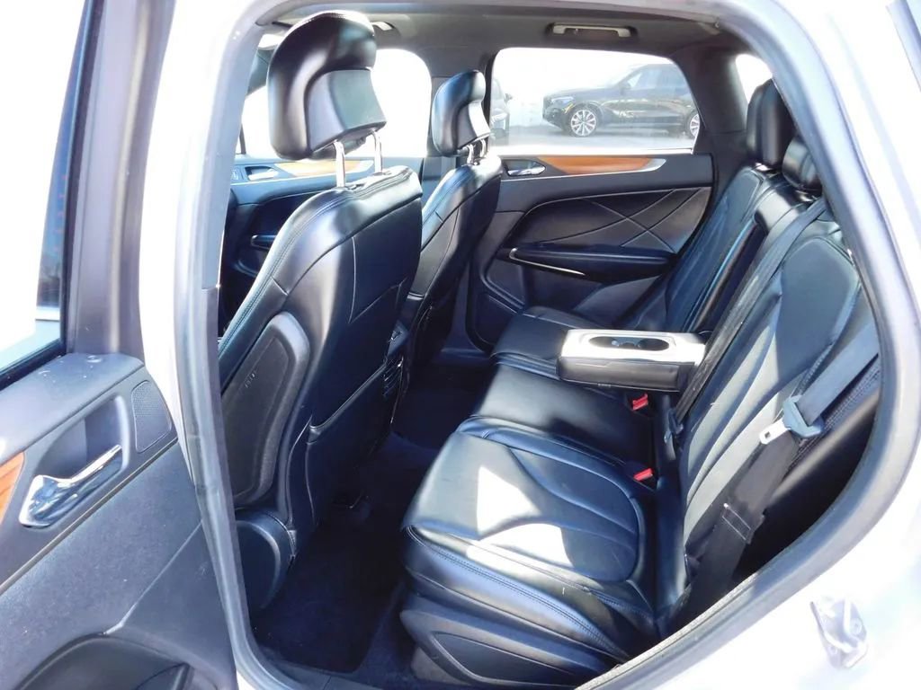 Used 2018 Lincoln MKC Reserve w/ Lincoln MKC Climate Package image 12