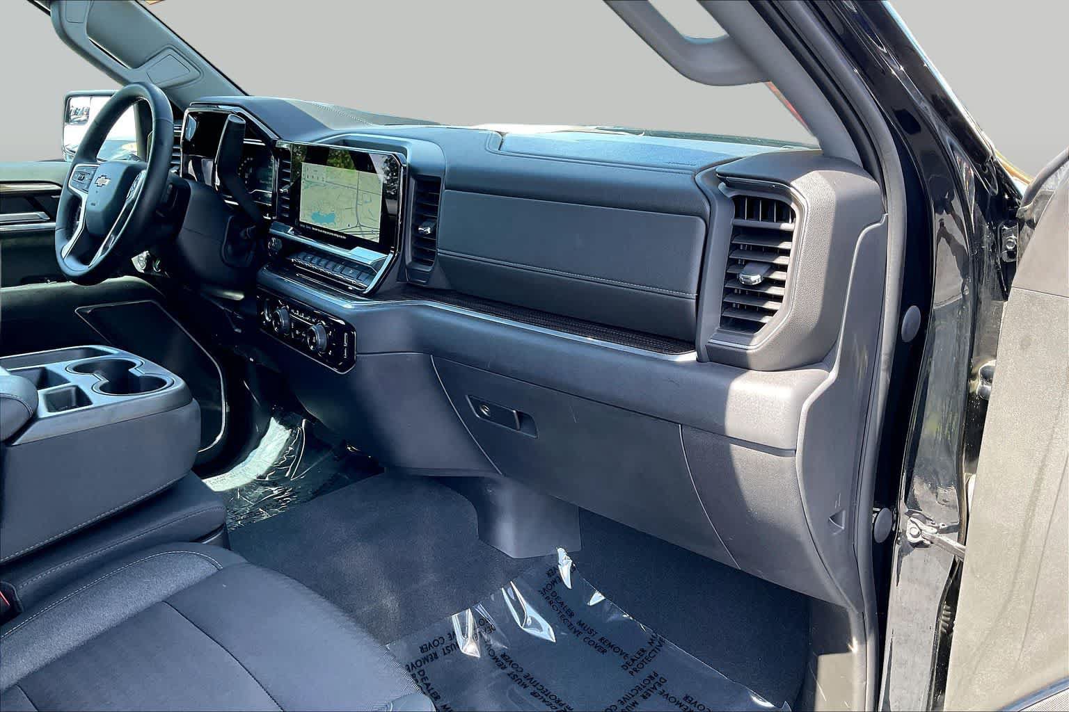 Used 2023 Chevrolet Silverado 1500 LT AWD/4WD image 16