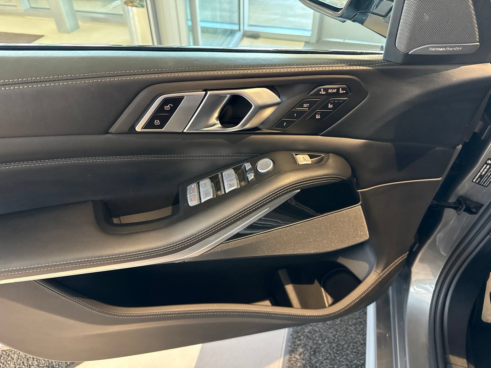 Certified 2024 BMW X7 xDrive40i w/ Executive Package AWD/4WD image 15