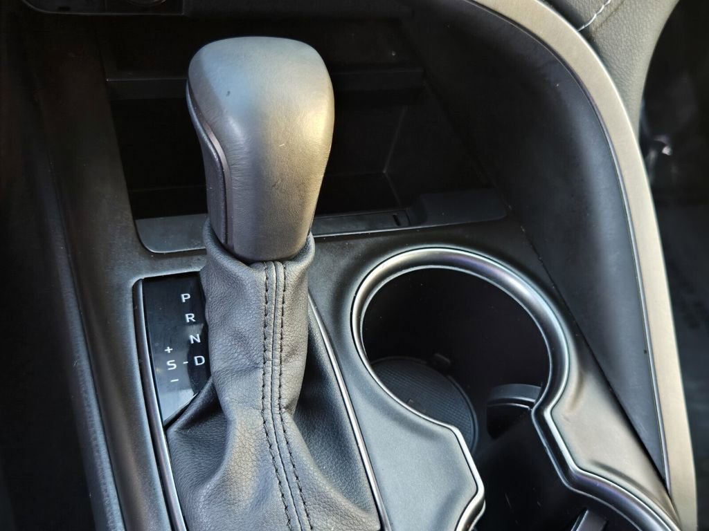 Used 2024 Toyota Camry SE image 18