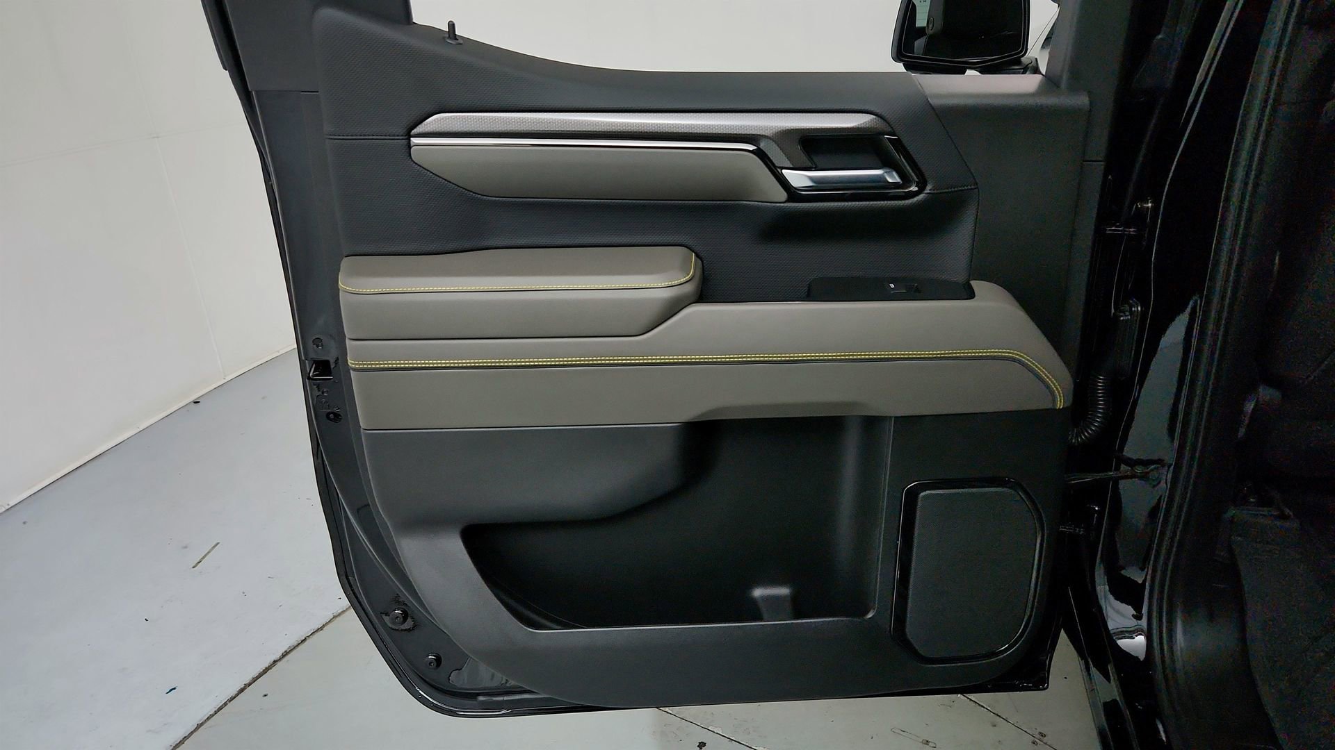 Used 2024 Chevrolet Silverado 1500 ZR2 w/ Technology Package image 18