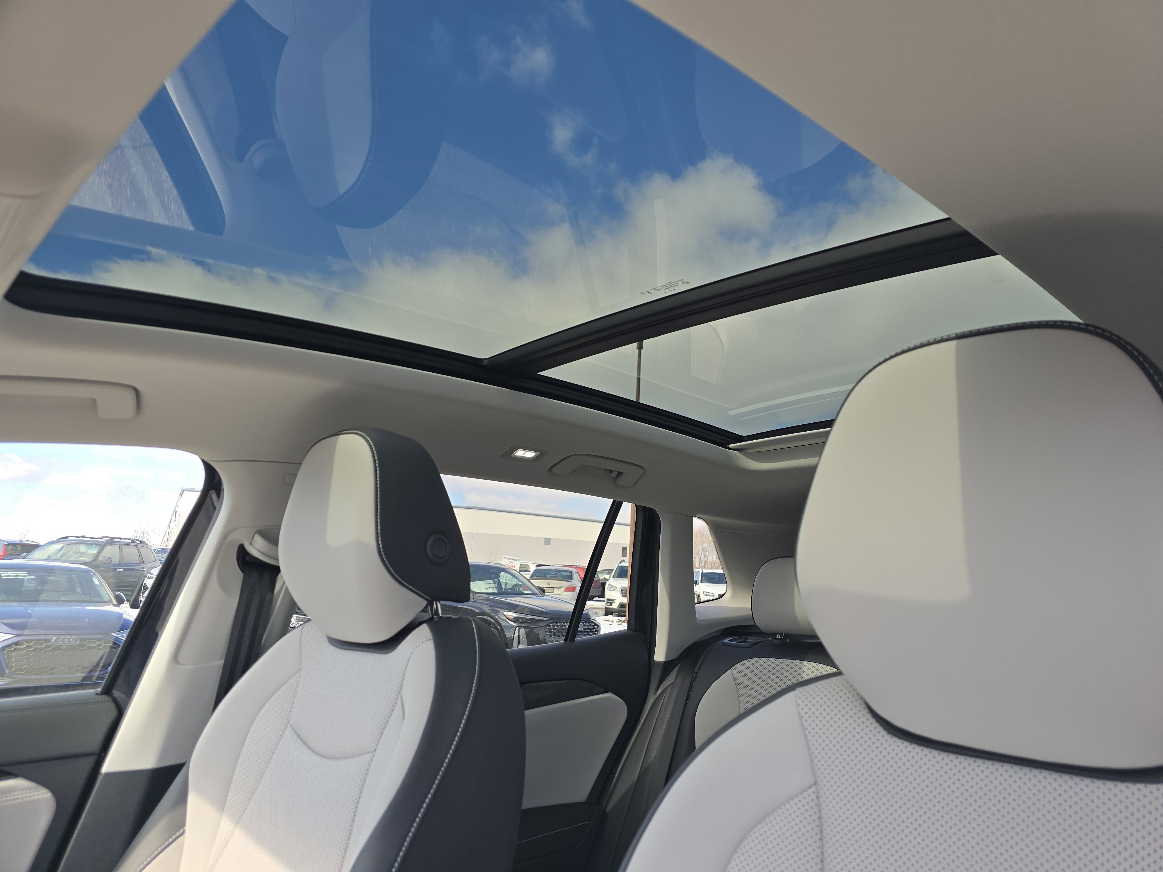 New 2026 Volkswagen Tiguan SE image 9