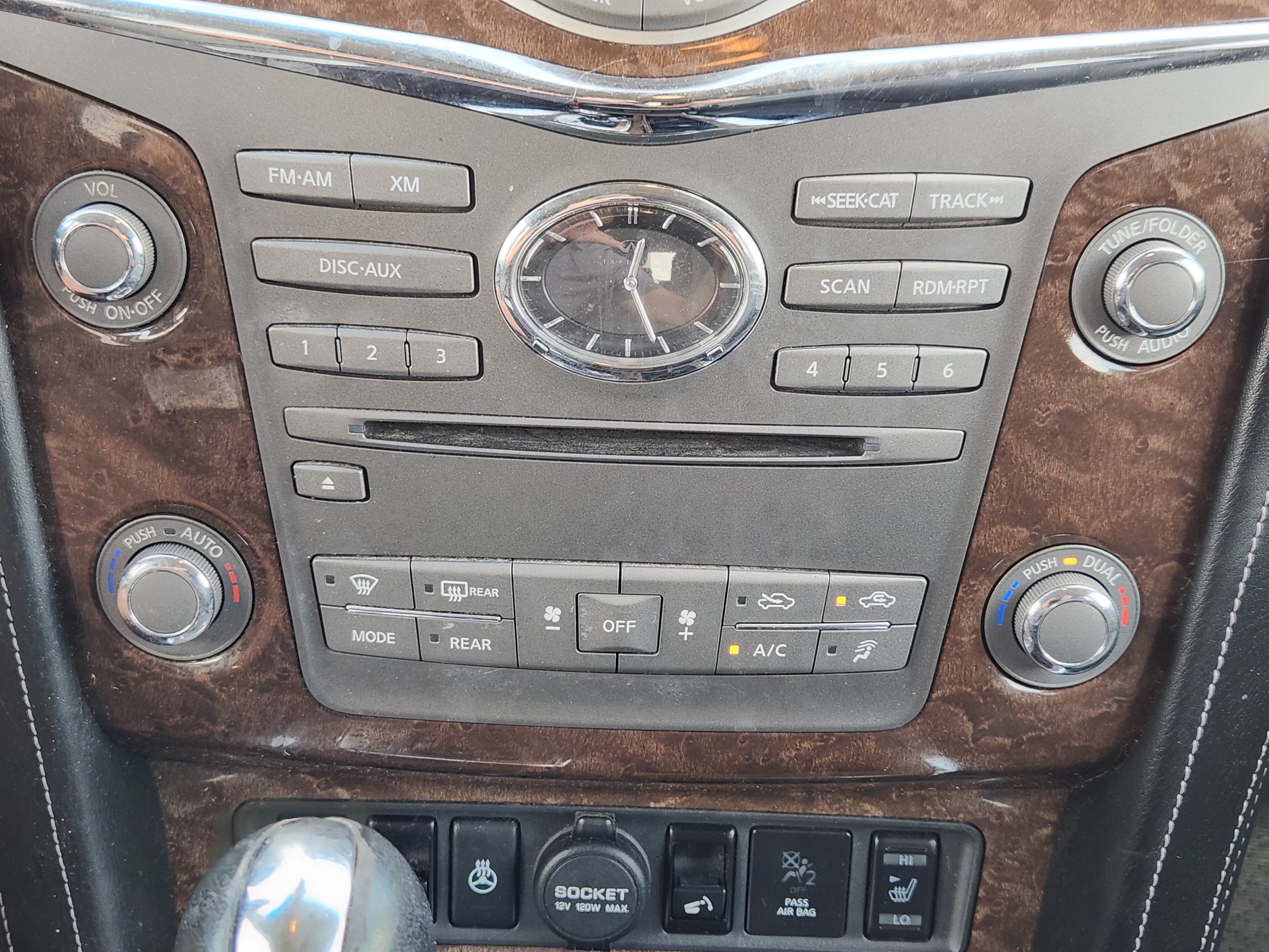 Used 2017 INFINITI QX80 2WD w/ Driver Assistance Package image 19