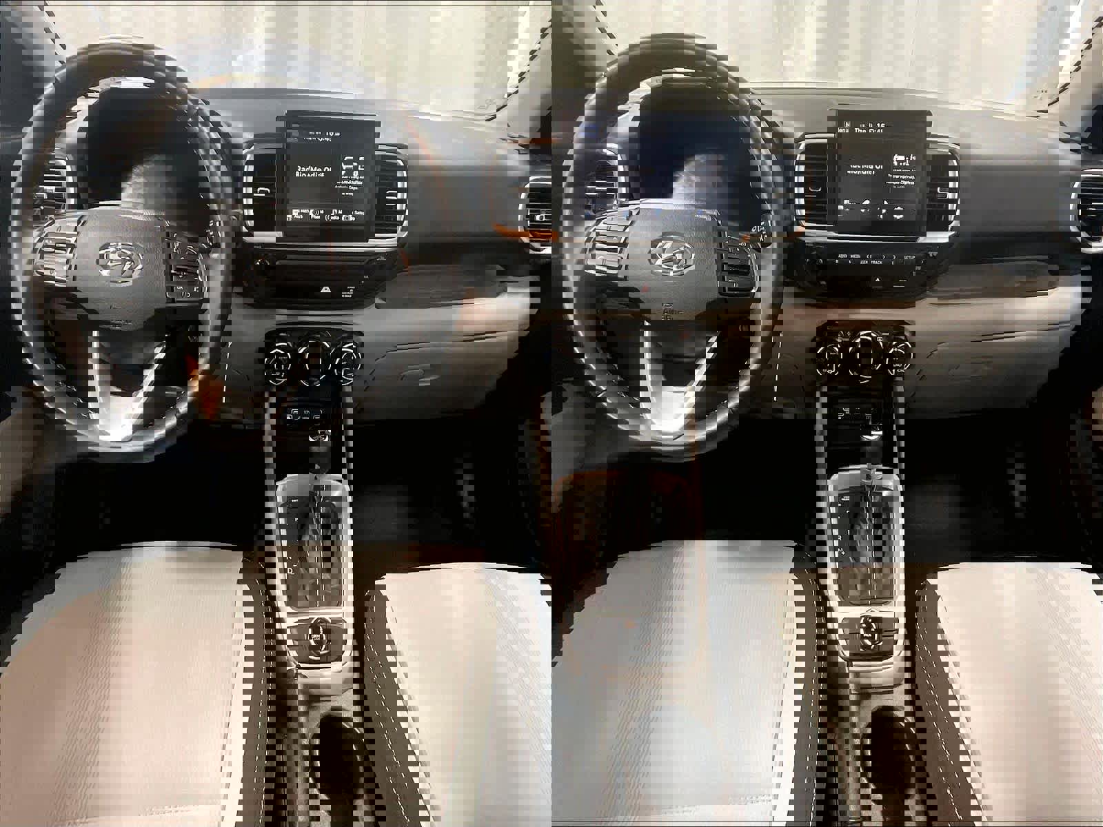 Used 2023 Hyundai Venue SEL image 21