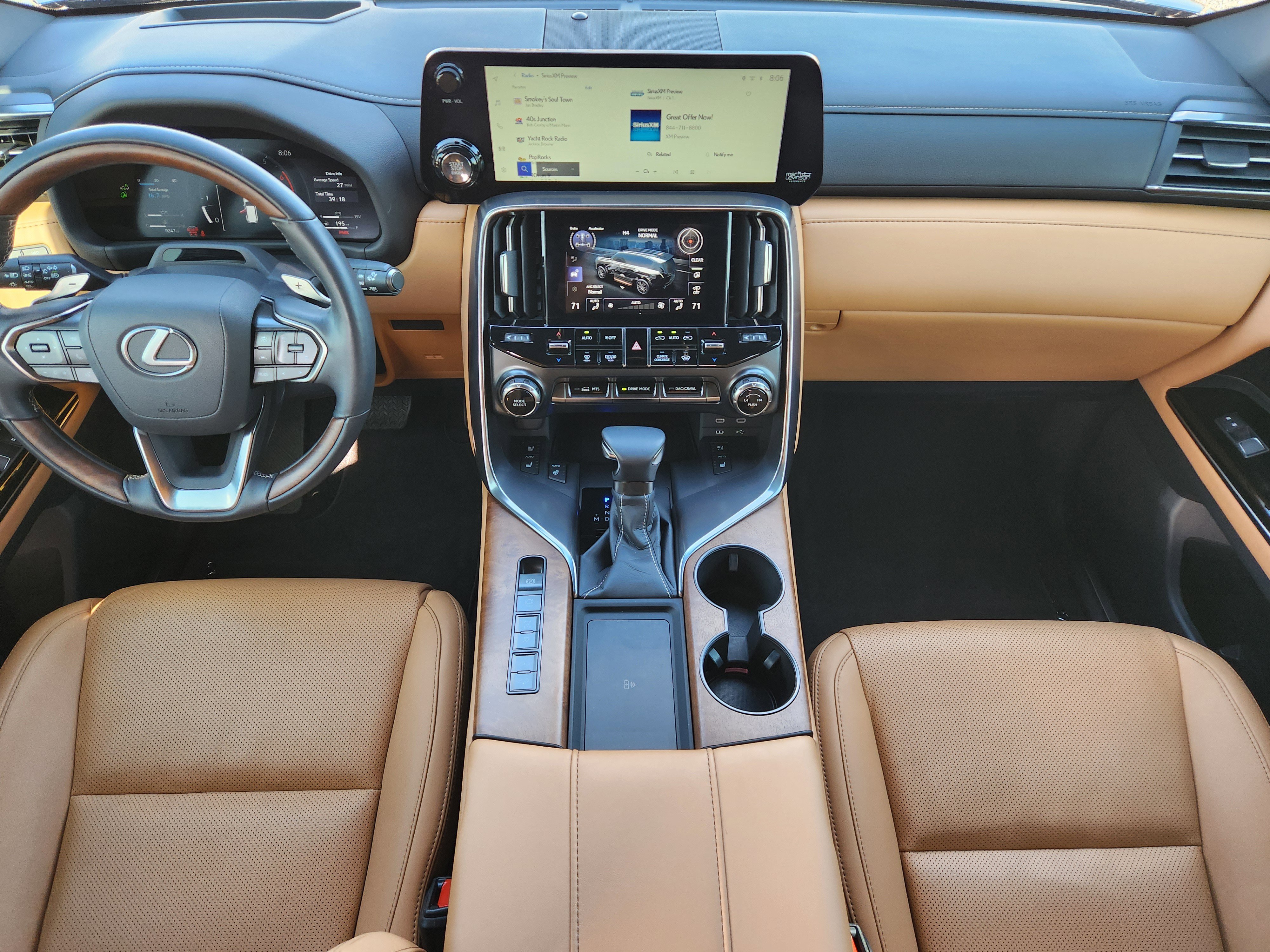 Used 2025 Lexus LX 600 4WD w/ Luxury Package image 32