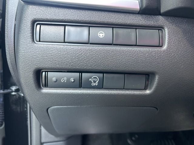 Used 2023 Nissan Rogue SV FWD image 38
