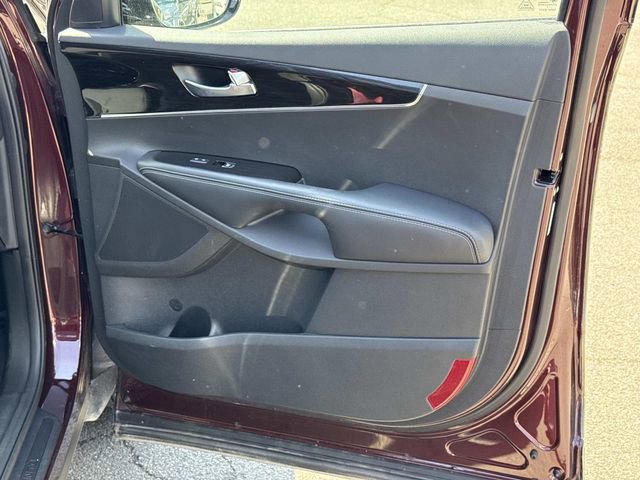 Used 2019 Kia Sorento LX w/ Option Group 020 AWD/4WD image 8