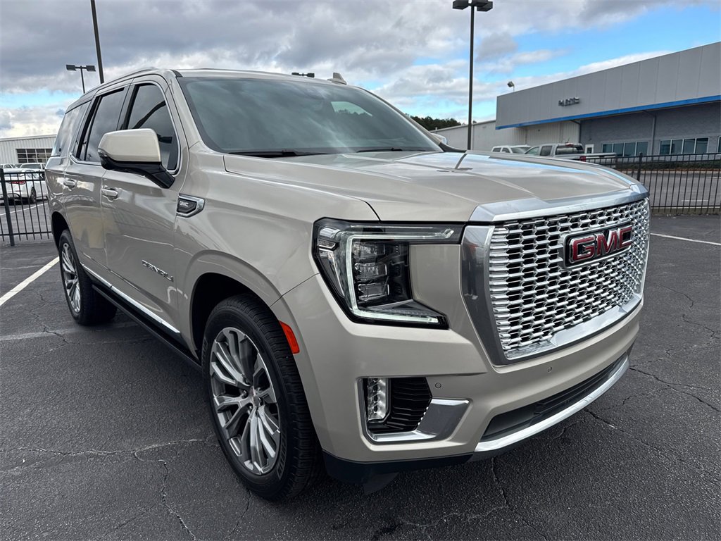 Used 2021 GMC Yukon Denali w/ Denali Premium Package image 4