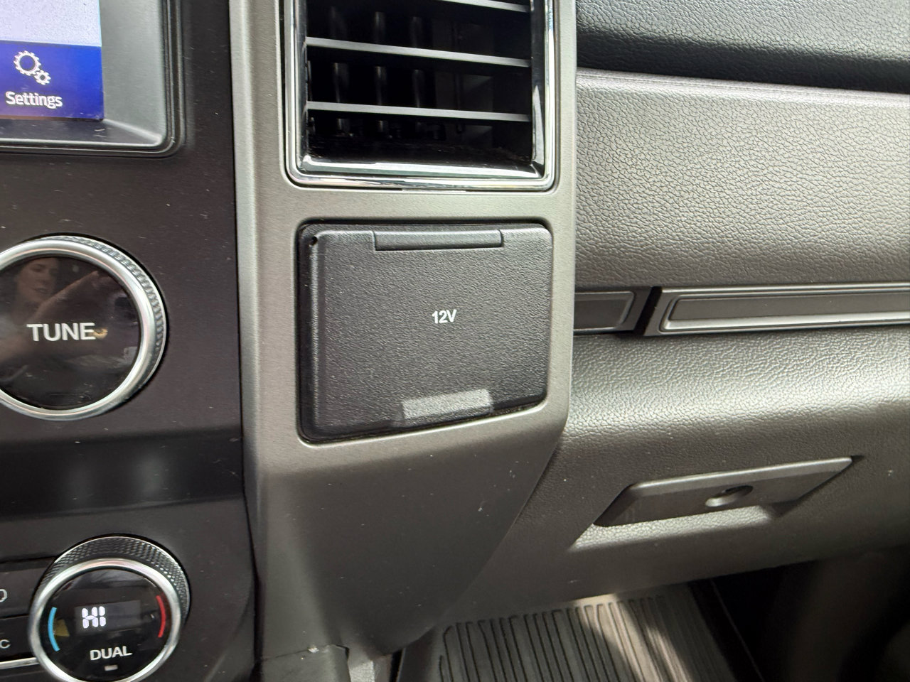 Used 2020 Ford Expedition Max XLT image 34