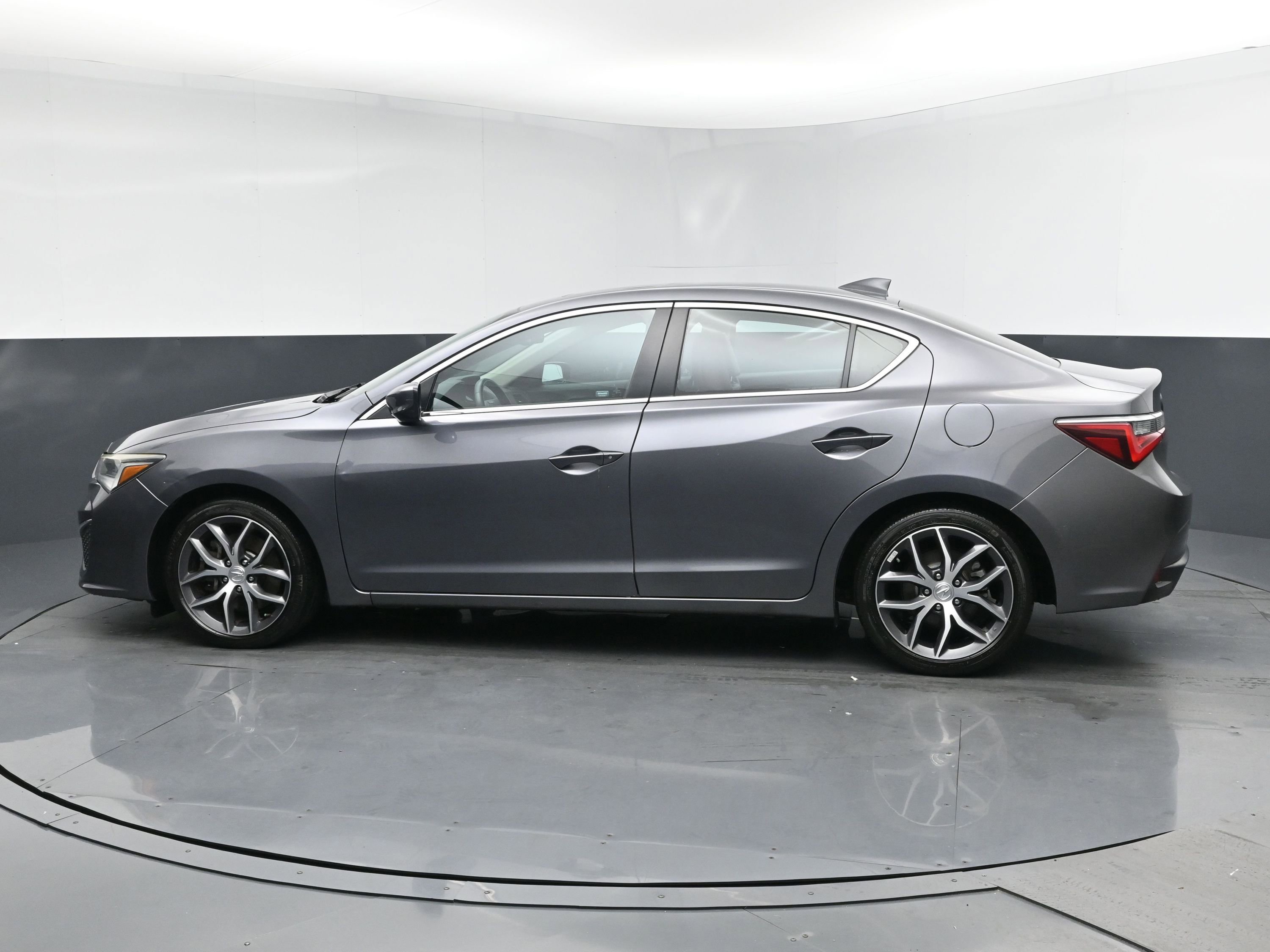 Used 2022 Acura ILX w/ Premium Package image 4