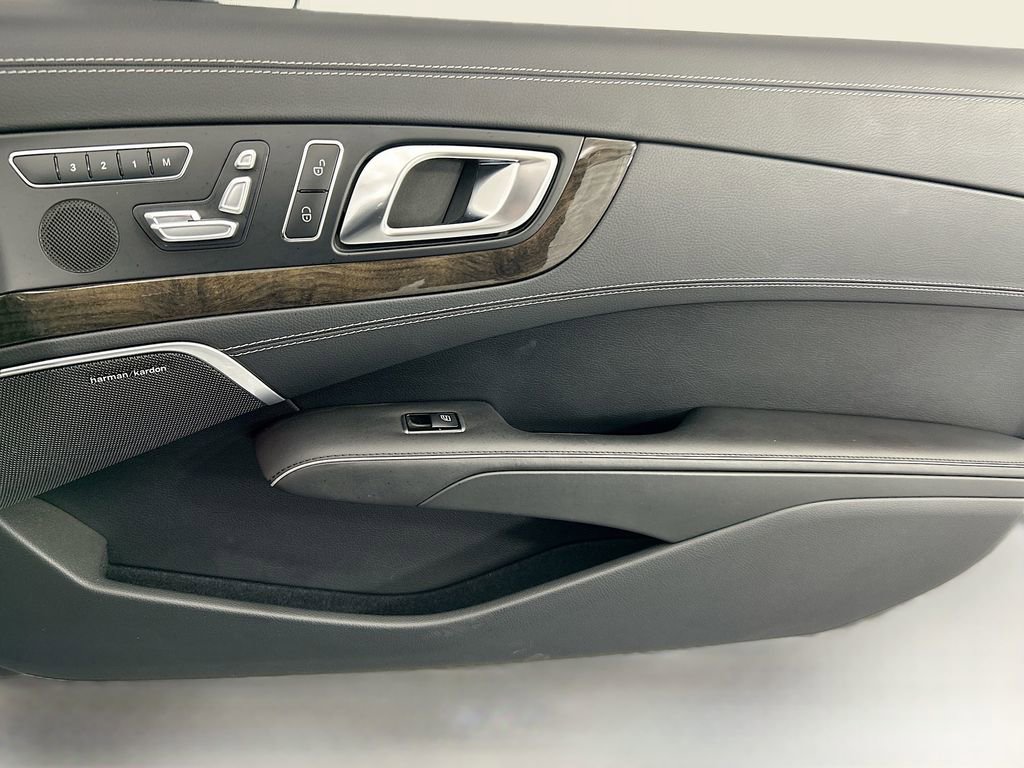 Used 2015 Mercedes-Benz SL 550 image 21