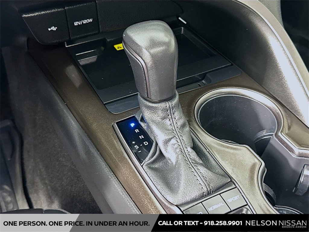 Used 2022 Toyota Camry XSE image 17