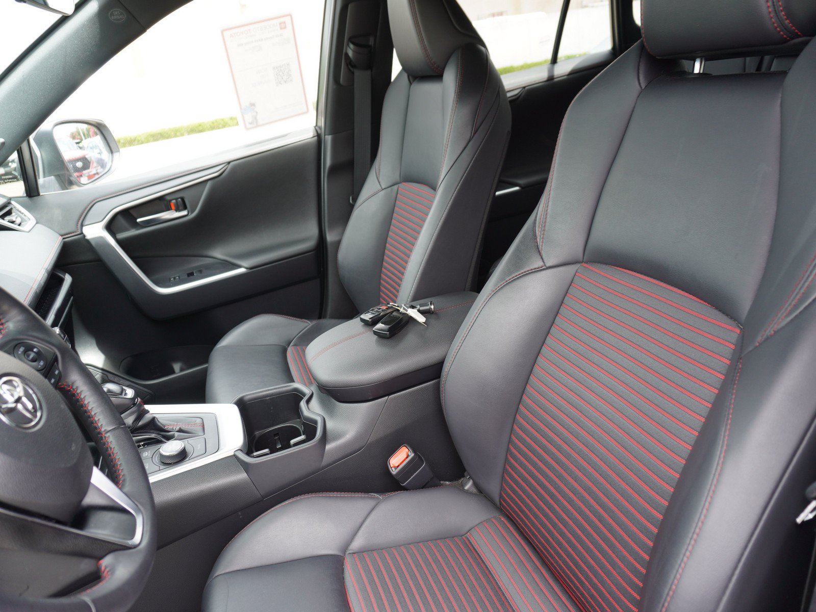 Used 2024 Toyota RAV4 XSE w/ Weather Package AWD/4WD image 27