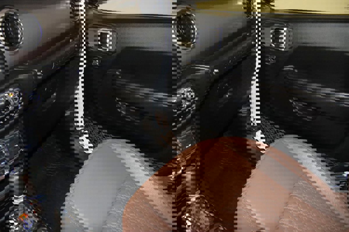 Used 2020 Jeep Wrangler Unlimited Sport image 52