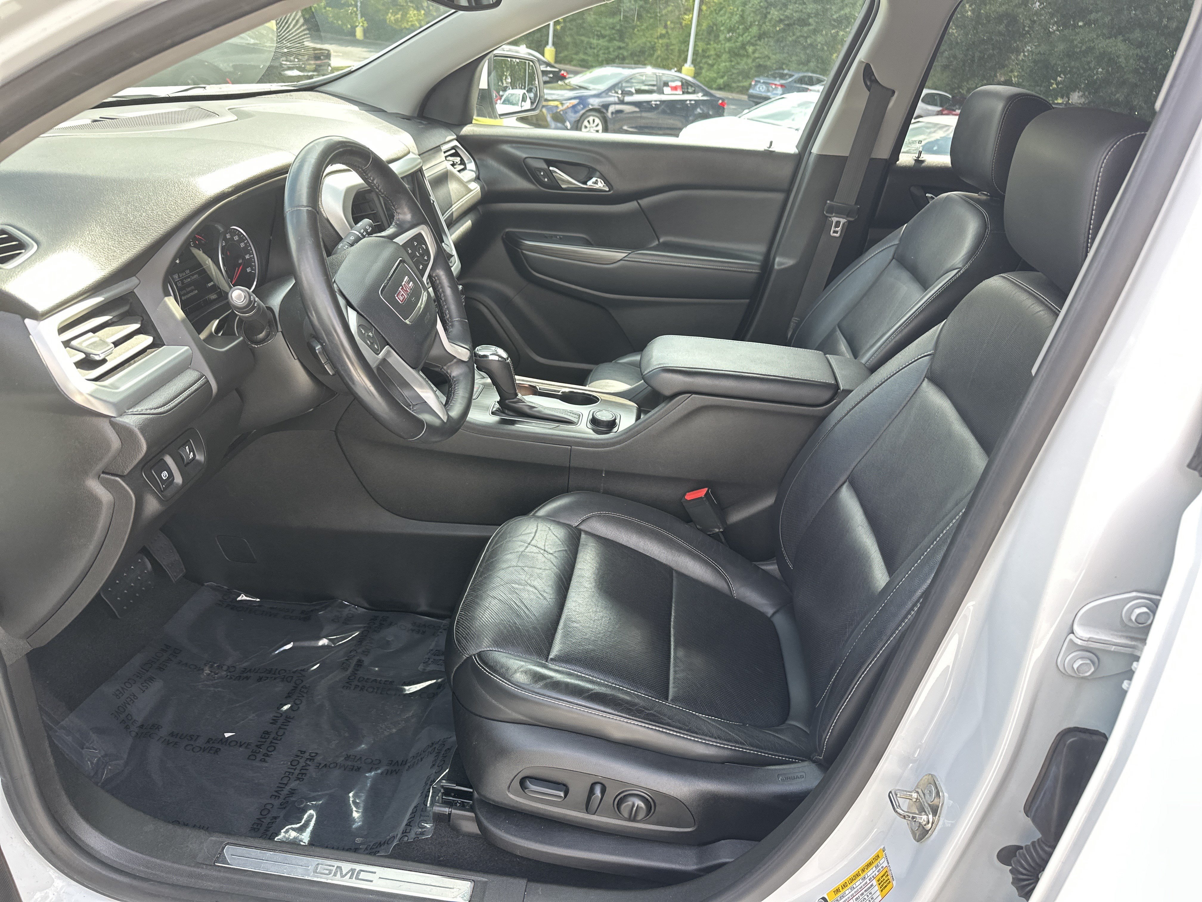 Used 2018 GMC Acadia SLT FWD image 16