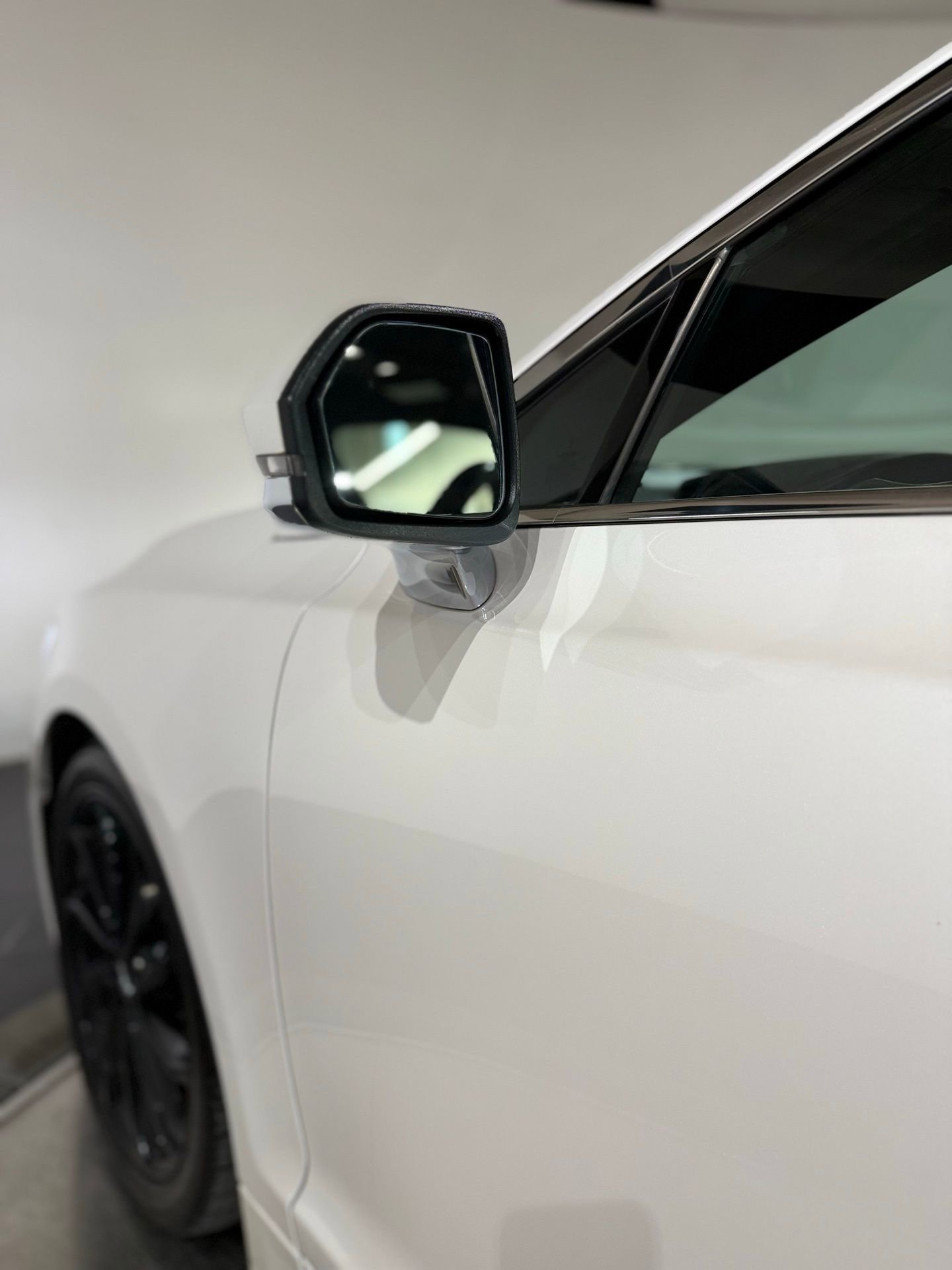 Used 2020 Lincoln MKZ Reserve w/ Monochromatic Package image 17