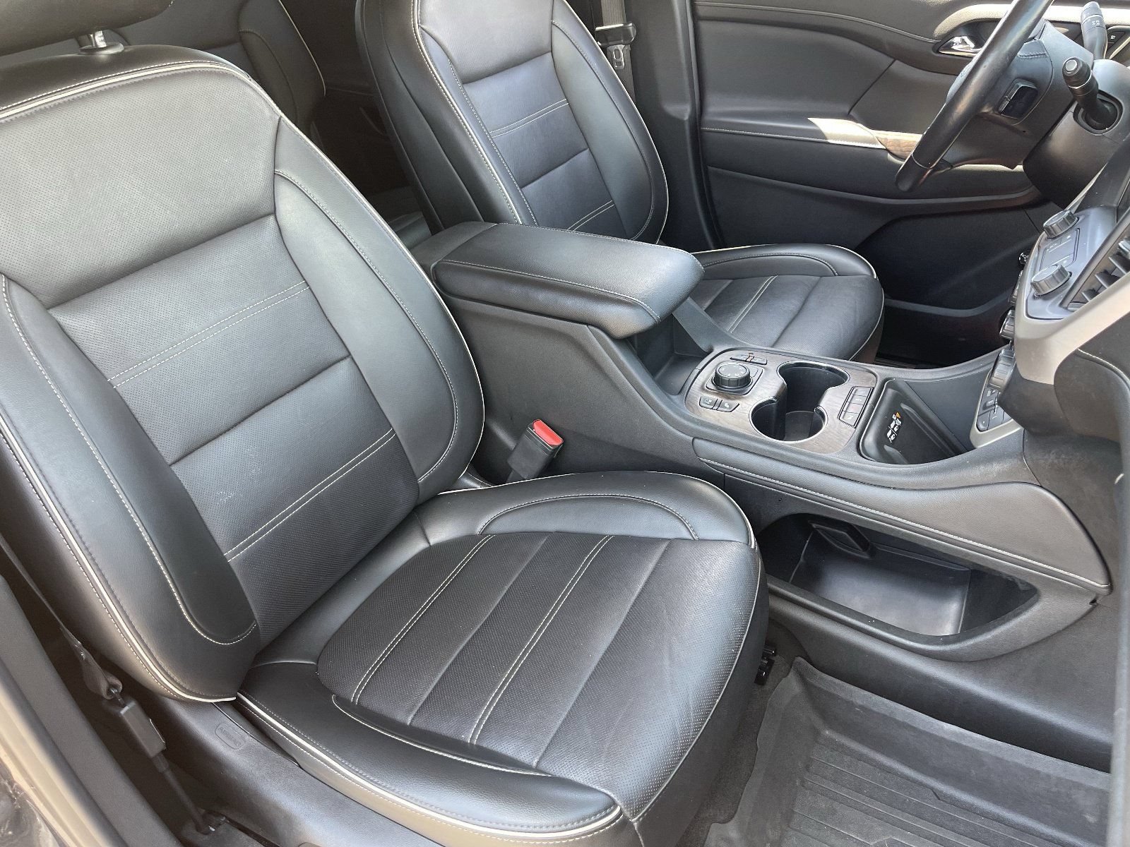 Certified 2021 GMC Acadia Denali w/ Denali Ultimate Package AWD/4WD image 12