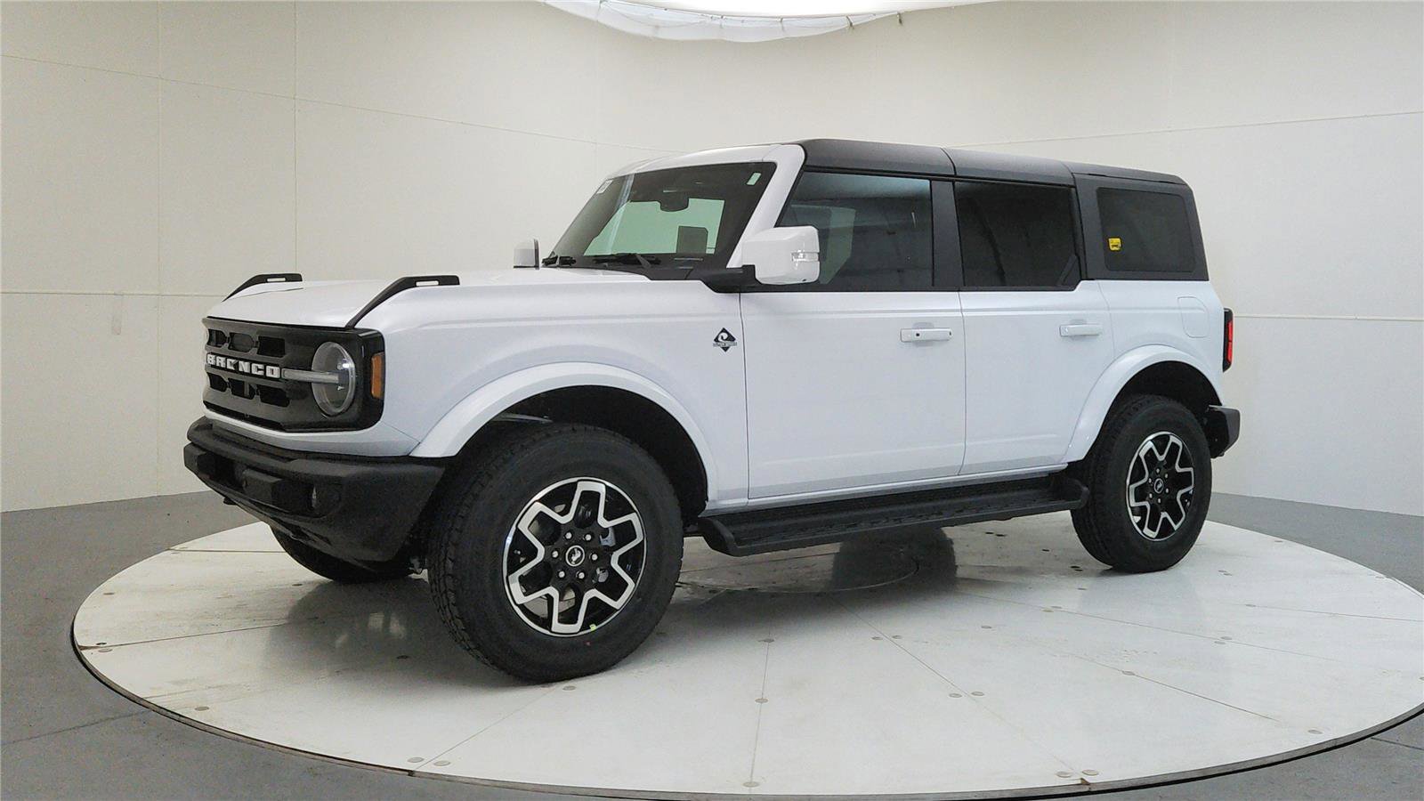 New 2025 Ford Bronco Outer Banks image 4