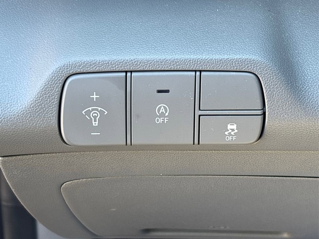 Certified 2025 Hyundai Elantra SE w/ Cargo Package image 32