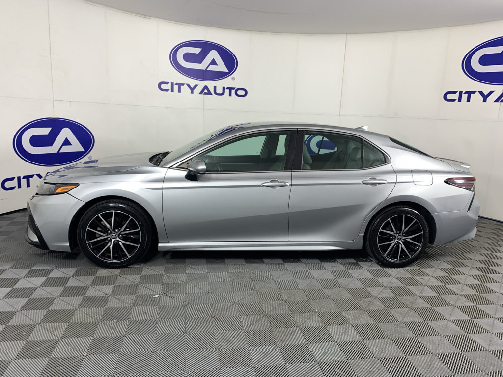 Used 2021 Toyota Camry SE FWD image 6