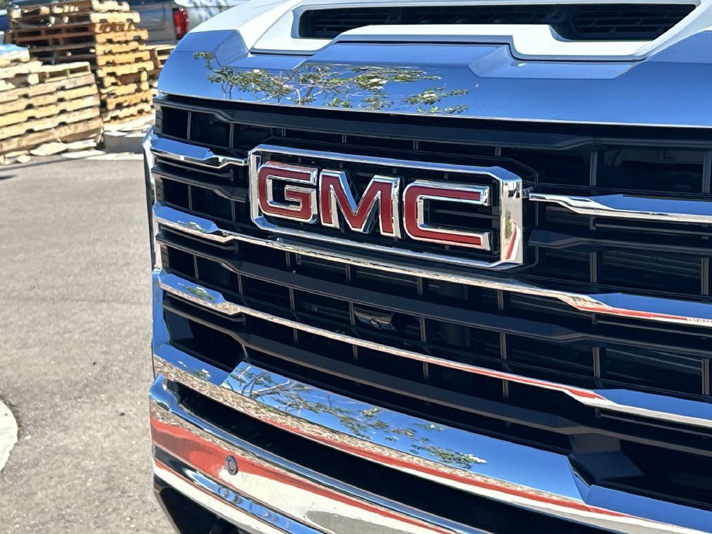 Used 2025 GMC Sierra 2500 SLT w/ SLT Premium Package AWD/4WD image 30