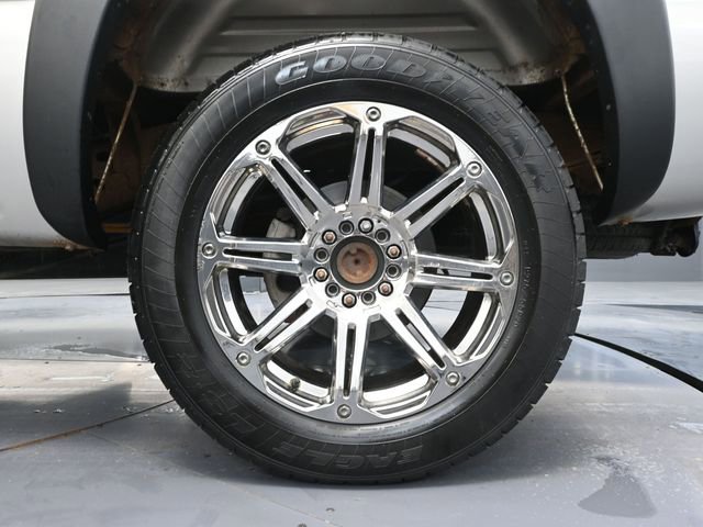 Used 2006 GMC Sierra 1500 Denali w/ Onstar Plus Package image 16