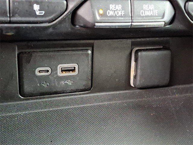 Certified 2023 Chevrolet Suburban LT image 25