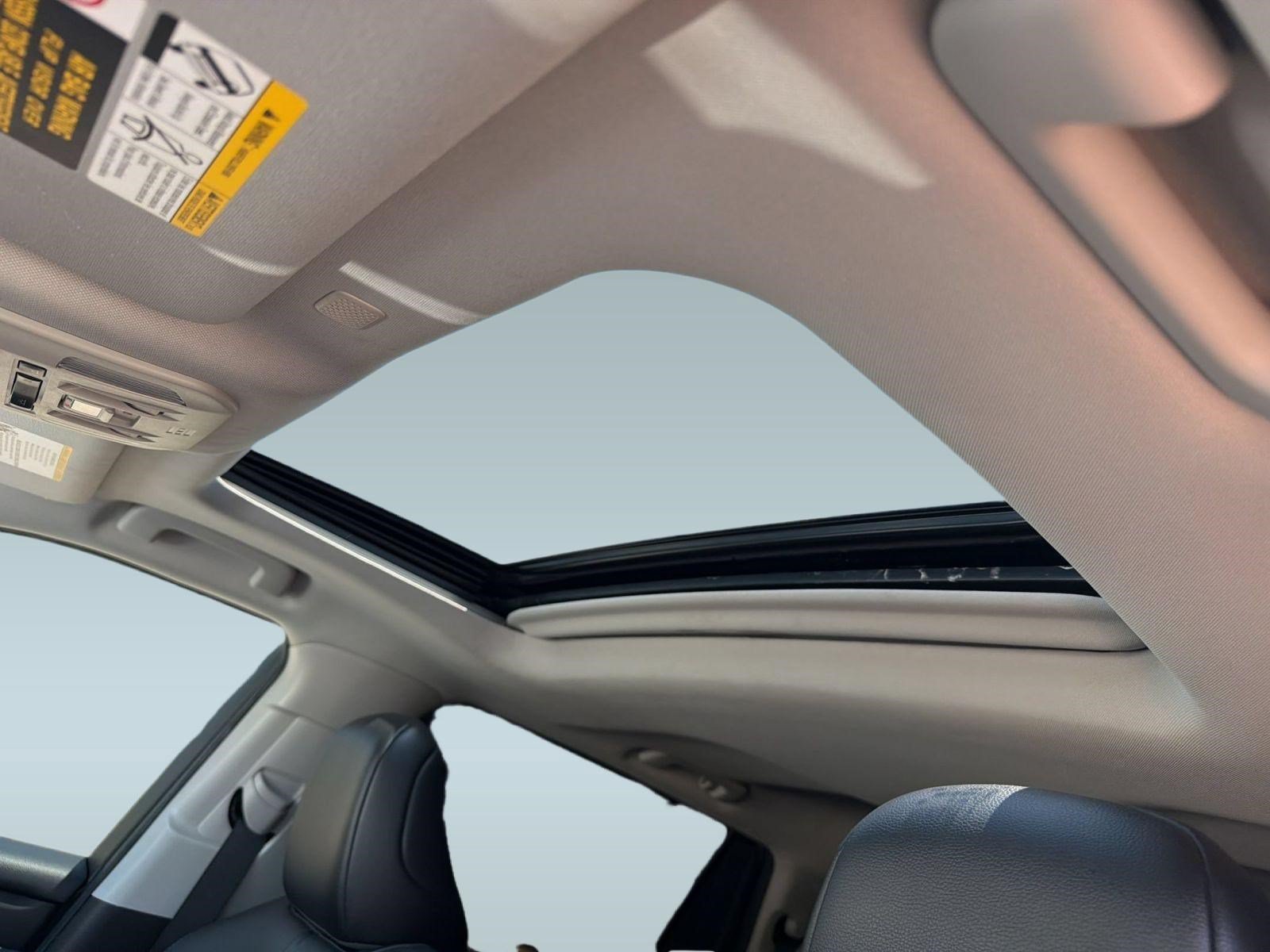 Used 2021 Toyota Highlander XLE FWD image 23