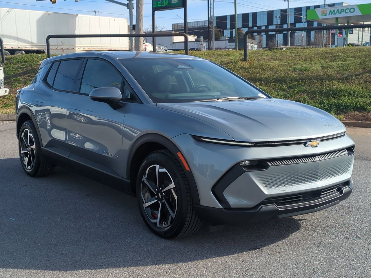 New 2026 Chevrolet Equinox EV LT FWD image 2