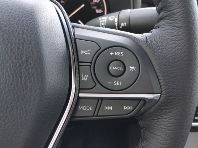Used 2021 Toyota Avalon XLE FWD image 24
