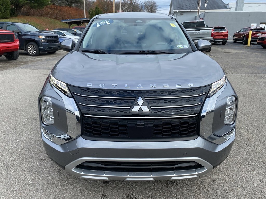 Used 2023 Mitsubishi Outlander SE image 8