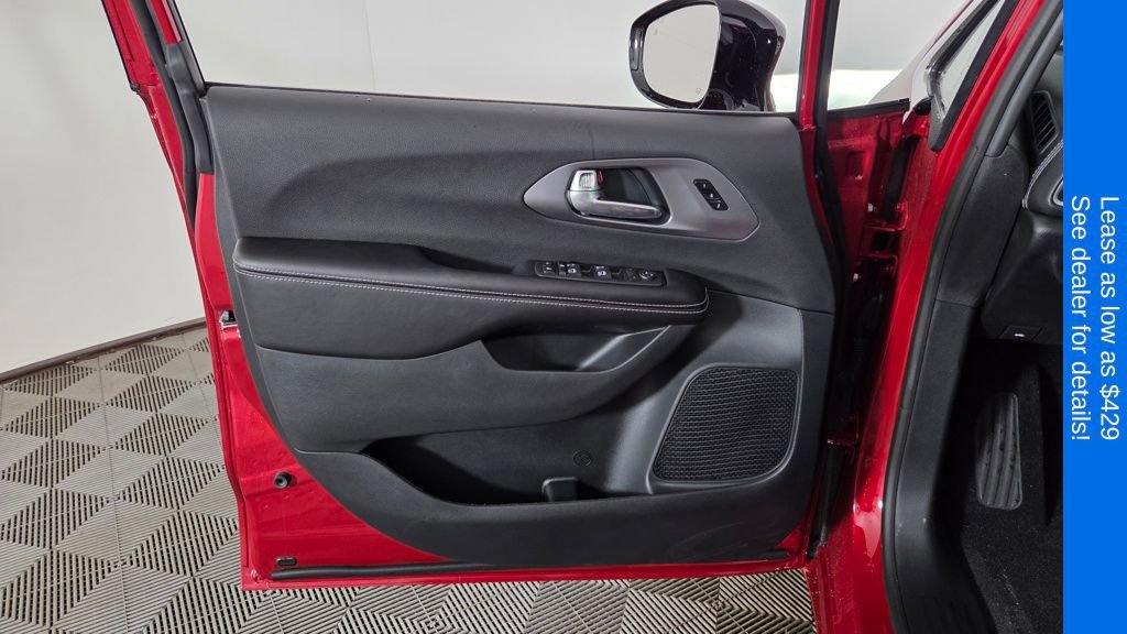 New 2026 Chrysler Pacifica Select FWD image 13