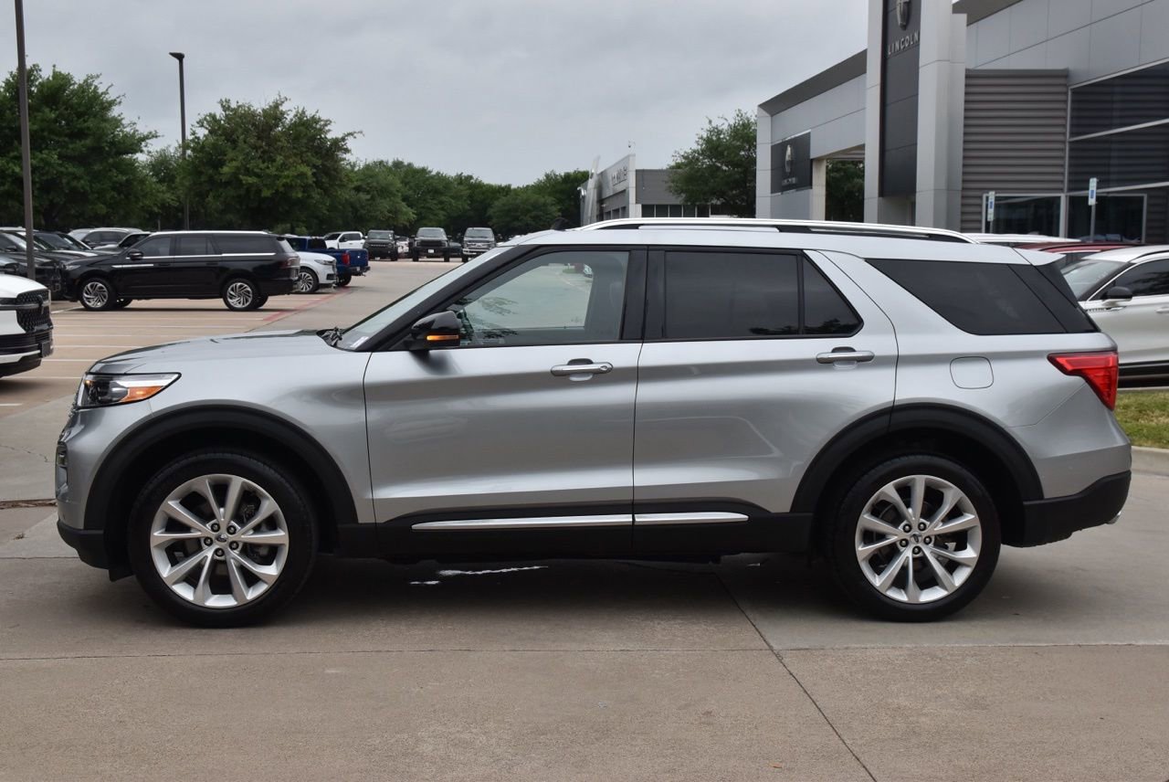 Used 2023 Ford Explorer Platinum w/ Technology Package AWD/4WD image 12