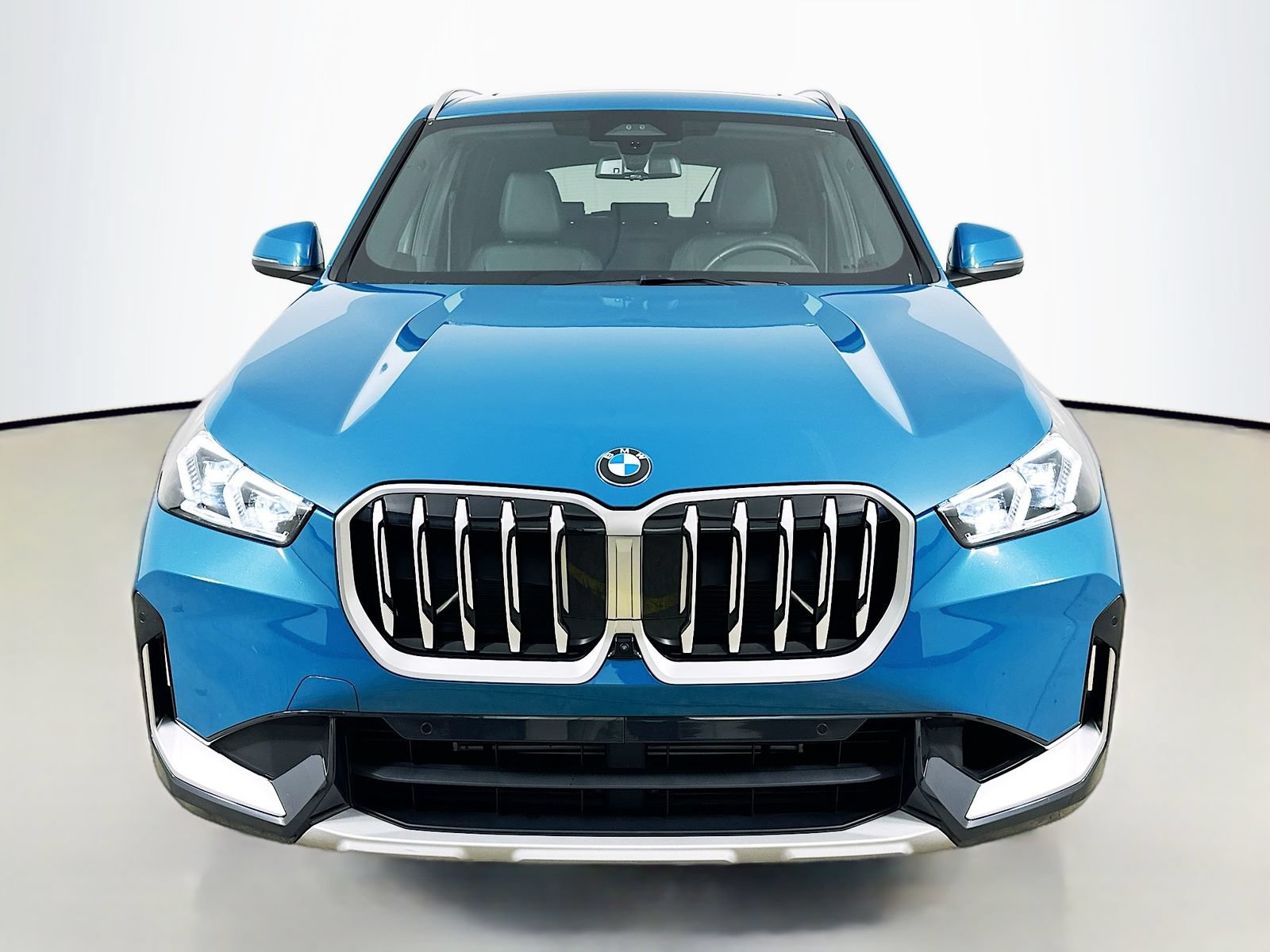 Used 2025 BMW X1 xDrive28i AWD/4WD image 2