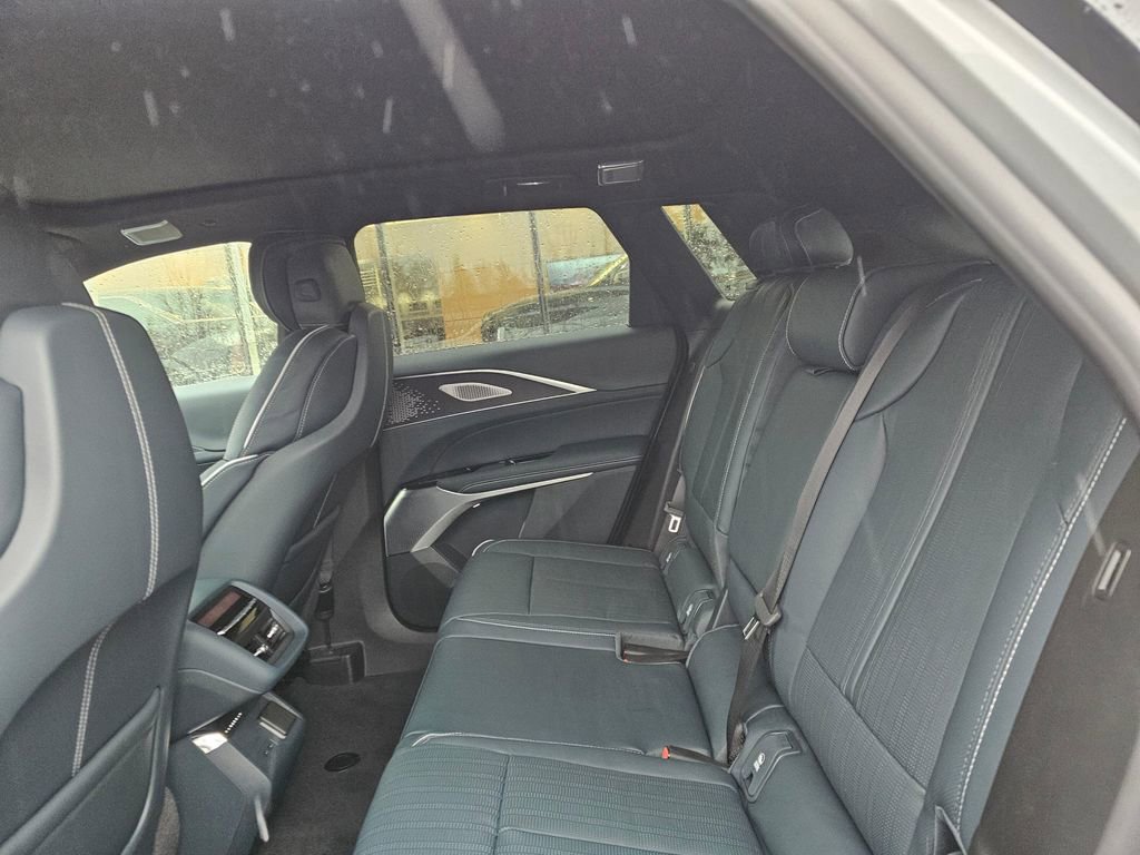 New 2026 Cadillac Lyriq Signature Sport image 17