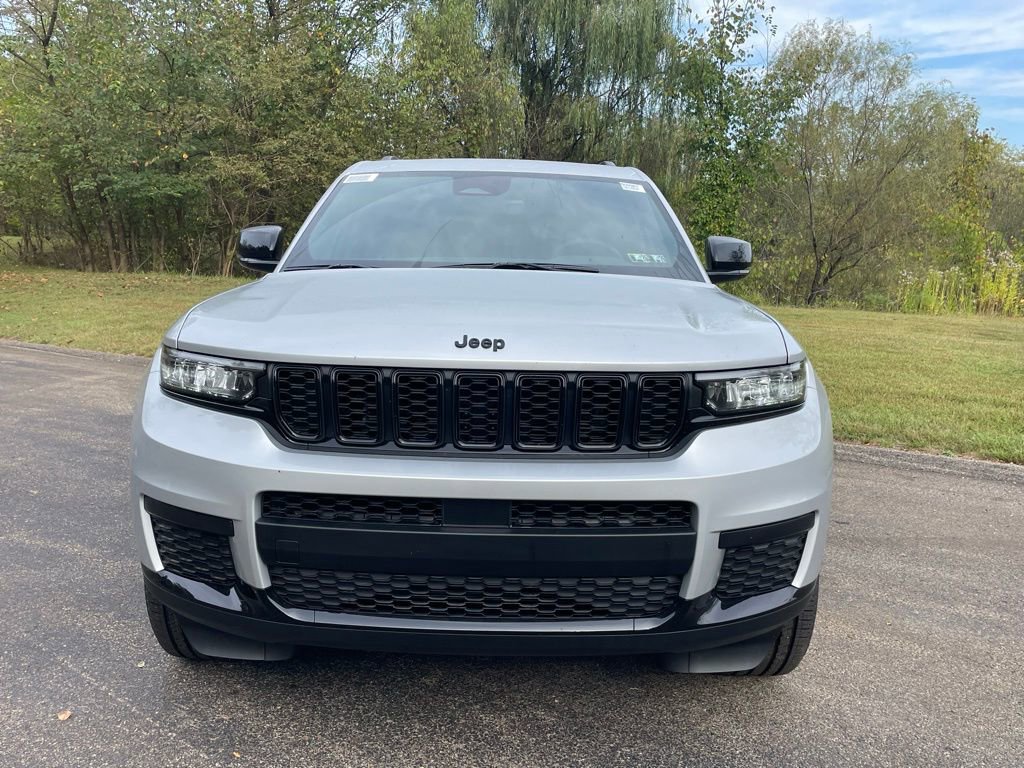 New 2025 Jeep Grand Cherokee L Altitude image 8