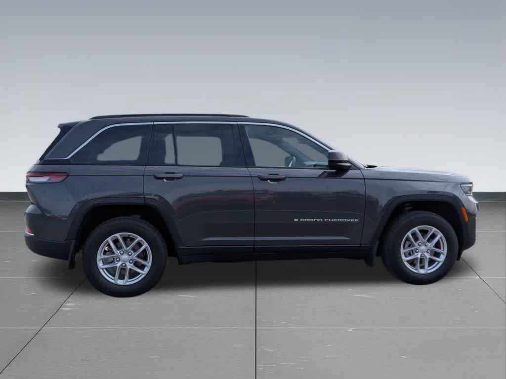 Certified 2025 Jeep Grand Cherokee Laredo X w/ Luxury Tech Group I AWD/4WD image 7