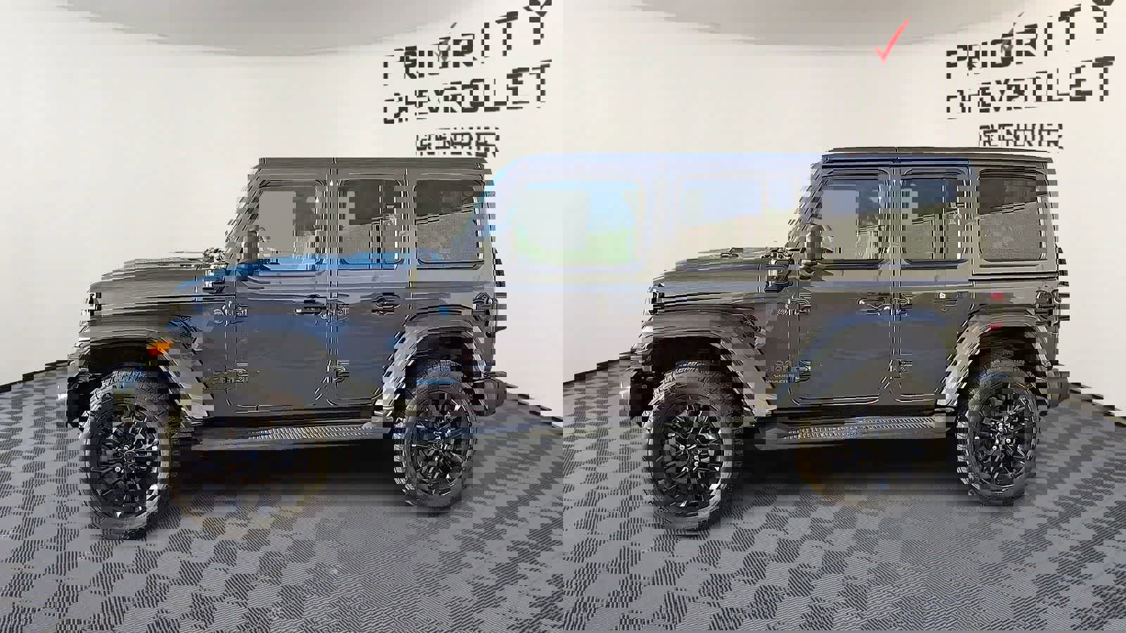 Used 2025 Jeep Wrangler Sahara image 5