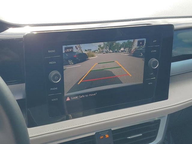 Used 2025 Volkswagen Taos SE w/ Panoramic Sunroof Package image 23