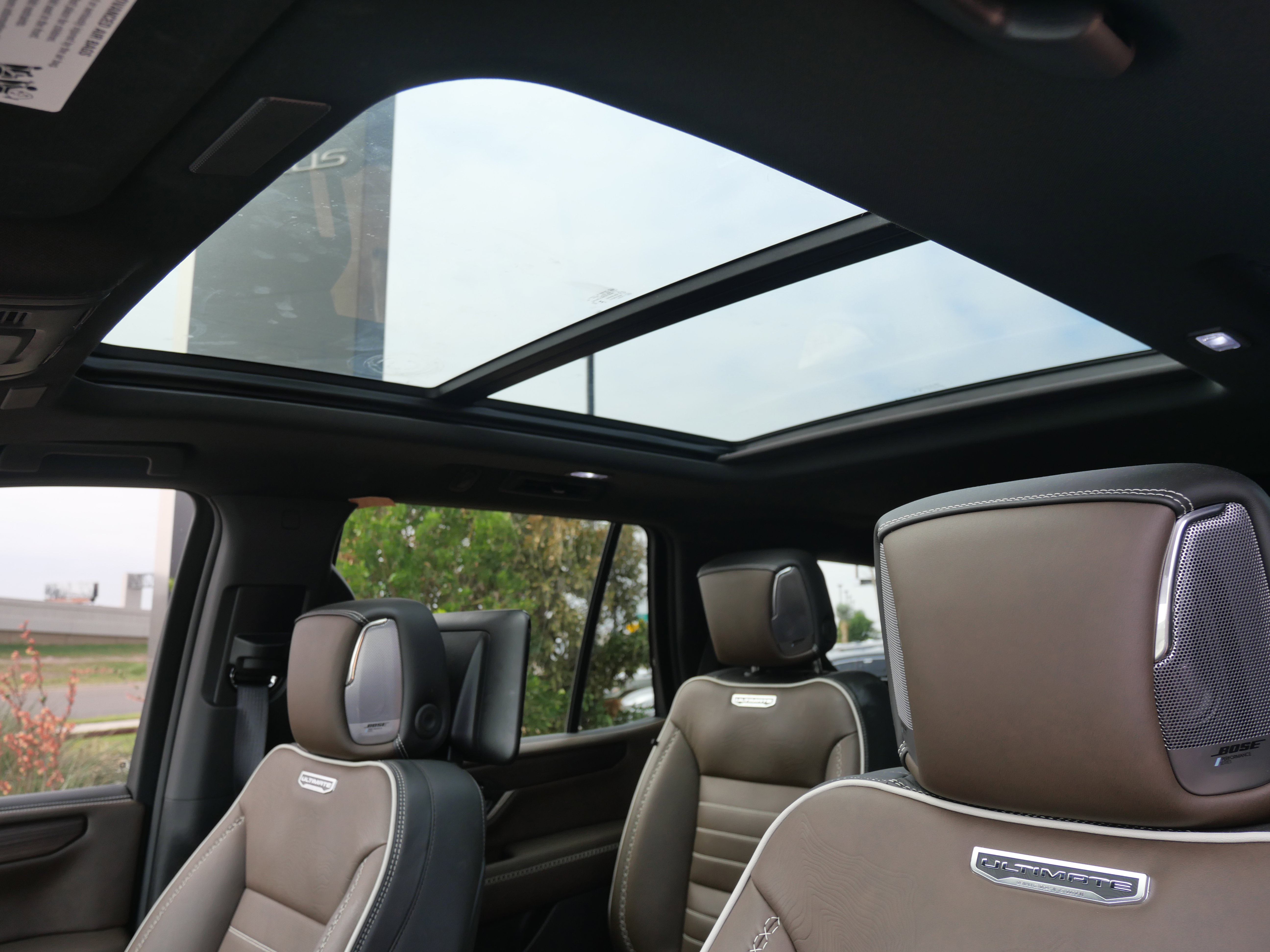 Used 2025 GMC Yukon Denali Ultimate image 11