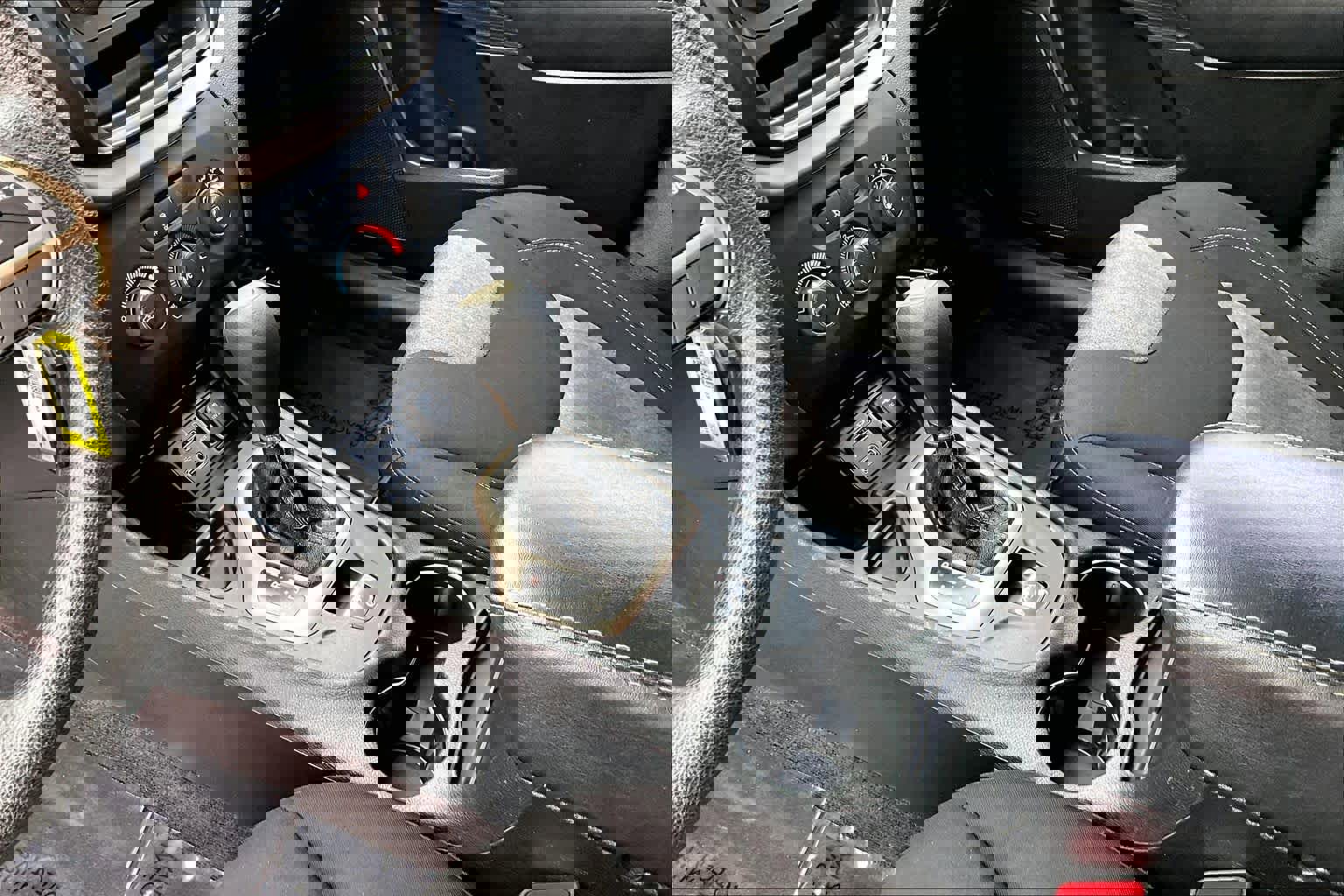 Used 2016 Jeep Cherokee Sport image 16