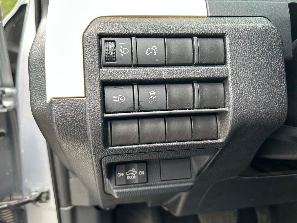 Used 2024 Toyota Tacoma TRD Off-Road AWD/4WD image 18