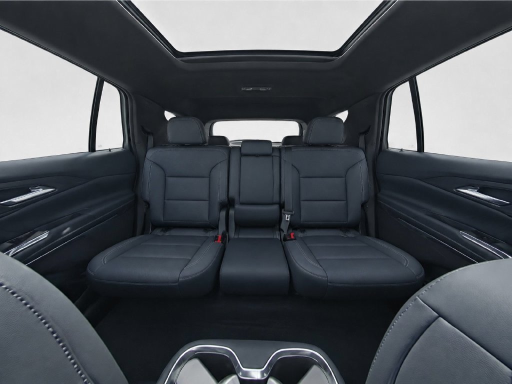 New 2027 Chevrolet Traverse LT w/ Sun and Wheel Package FWD image 33