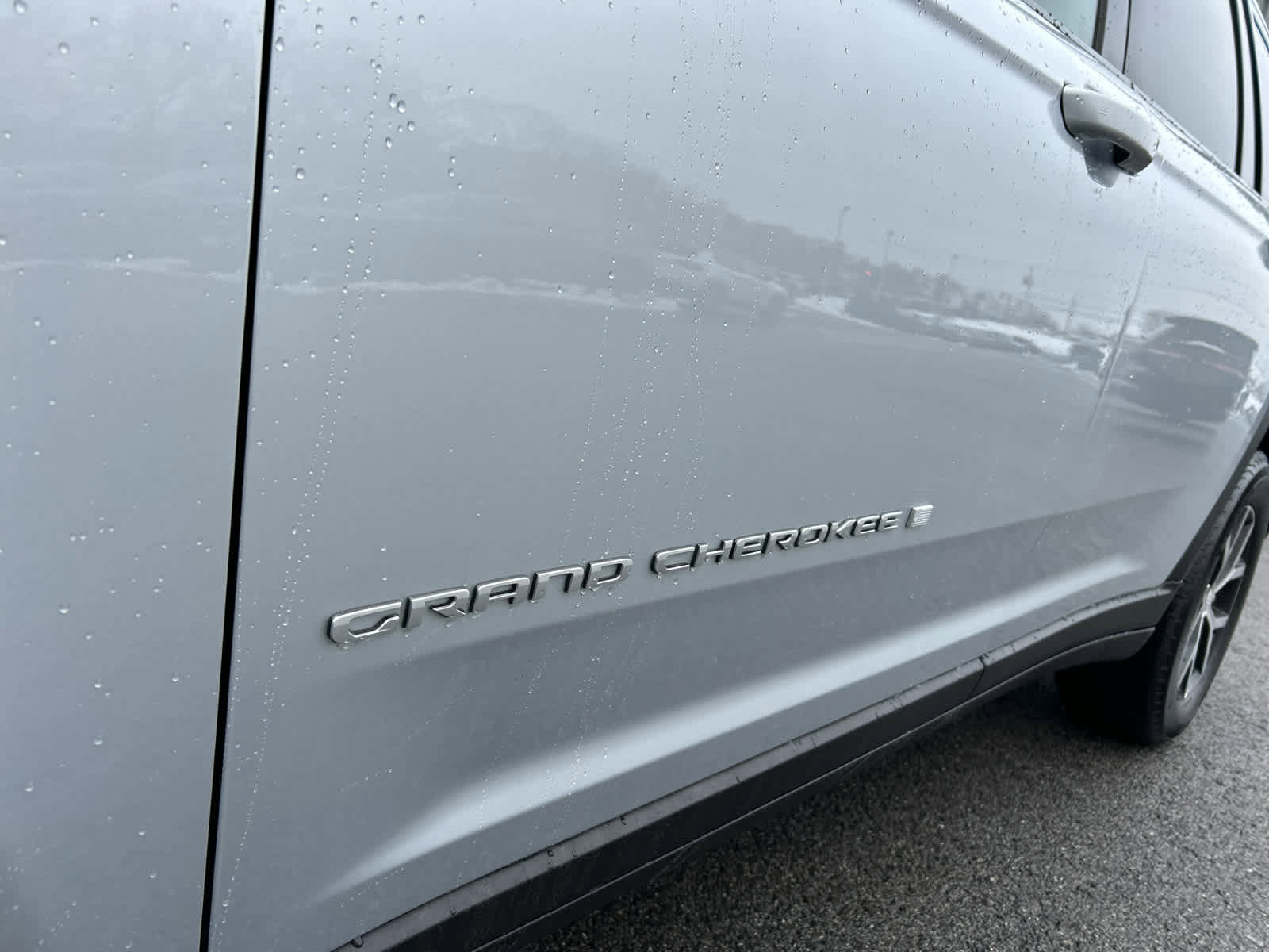 Used 2025 Jeep Grand Cherokee L Limited w/ Trailer Tow Package image 17