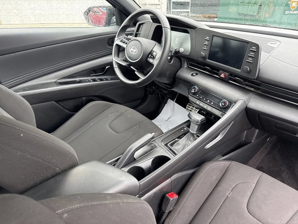 Used 2025 Hyundai Elantra Sport FWD image 54