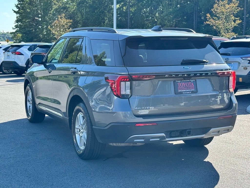 Used 2025 Ford Explorer Active w/ Active Comfort Package RWD image 7
